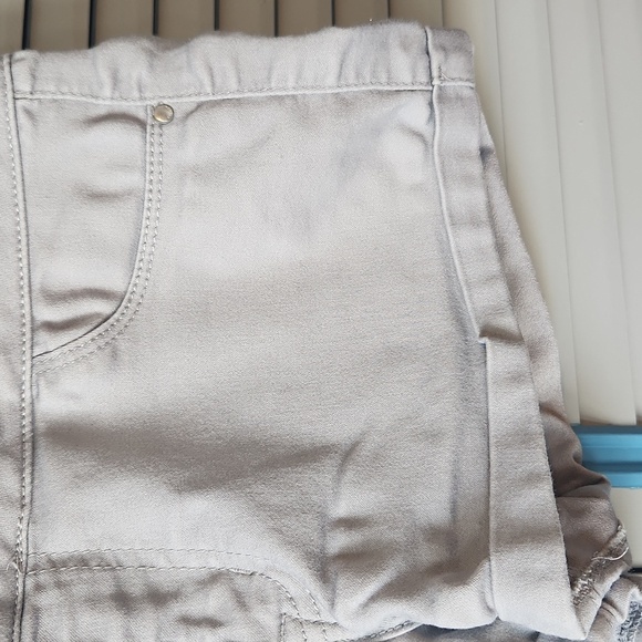 Refuge High Waisted Light Grey Denim Shorts - Picture 6 of 13